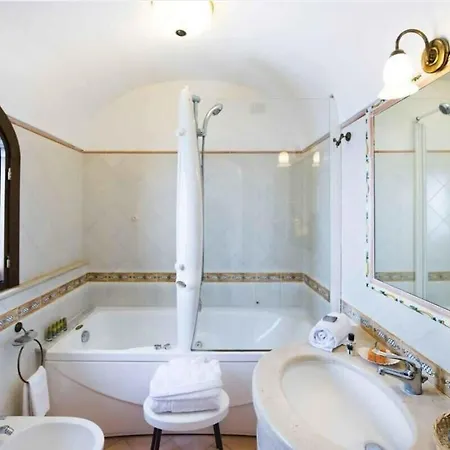 Elegant Terrace With Private Pool 200m From The Sea * Positano