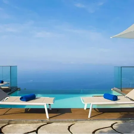 Elegant Terrace With Private Pool 200m From The Sea