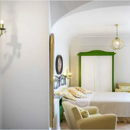 Elegant Terrace With Private Pool 200m From The Sea *