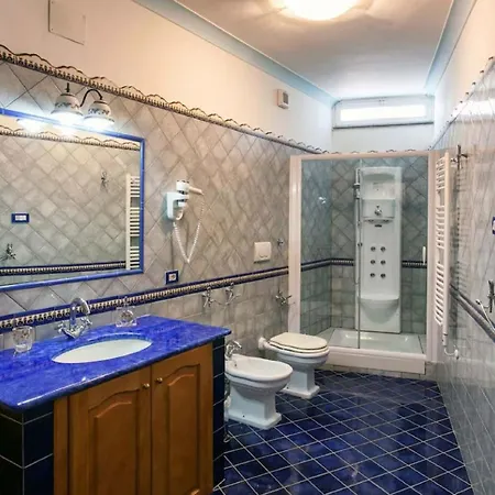 Elegant Terrace With Private Pool 200m From The Sea *