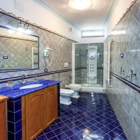 Apartment Elegant Terrace With Private Pool 200m From The Sea Positano